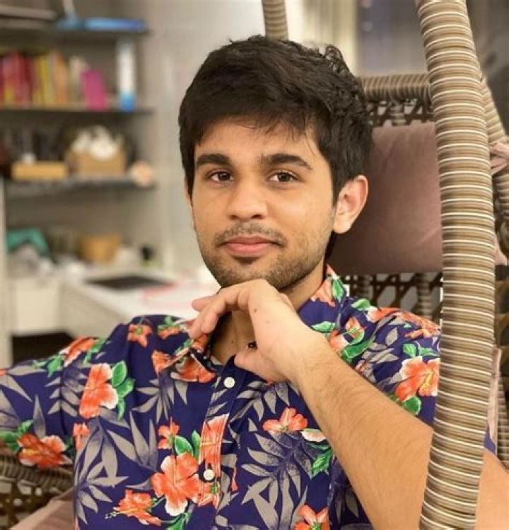 Fame | Omkar Kulkarni net worth and salary income estimation Apr, 2024