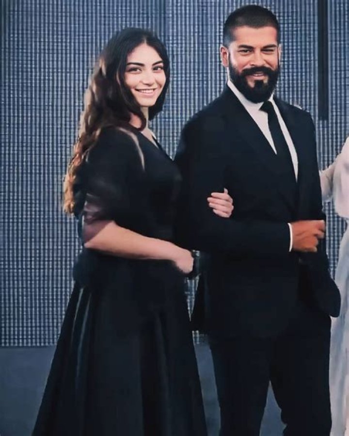 Ozge Kopuz’s Boyfriend: Who is Ozge Kopuz Dating?