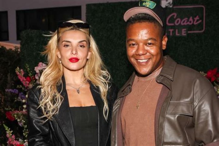 Pat Benatar's daughter Hana Giraldo Biography: Songs, Age, Boyfriend, Net Worth, Instagram, Parents, Wikipedia