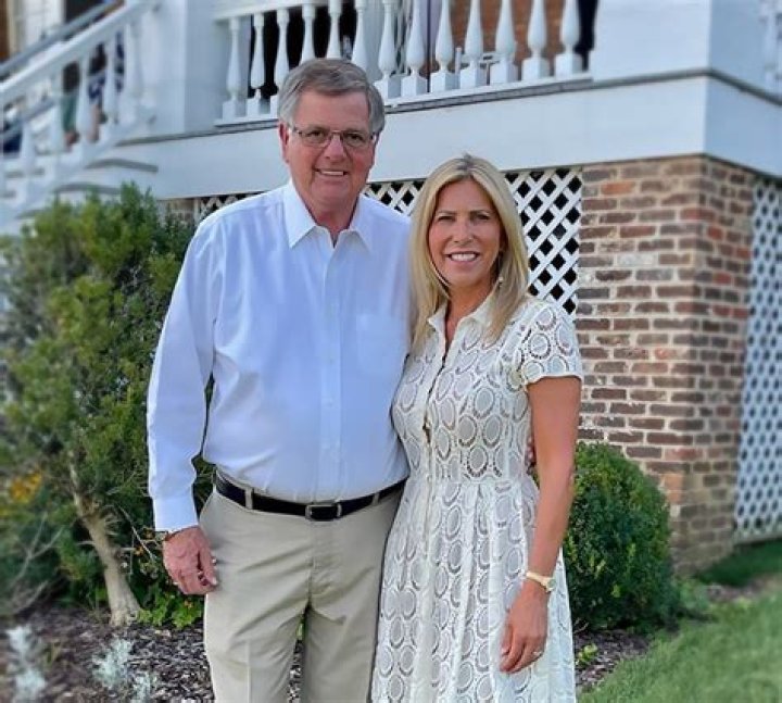 Fame | Pete DeBusk net worth and salary income estimation Apr, 2024