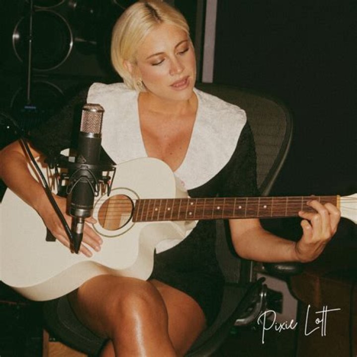 Pixie Lott shares touching new song 'Build My World'