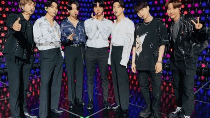 Proven Innocent Star Riley Smith Releases New Single ‘Hard To Kiss’