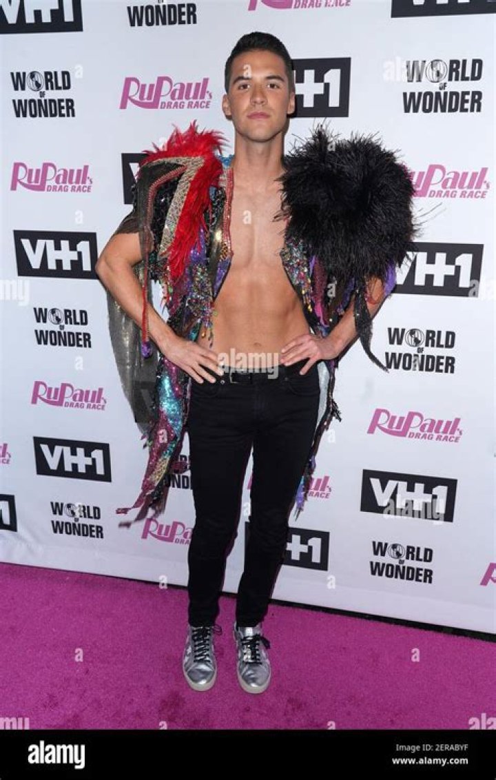 Raymond Braun- Net Worth, Age, Ethnicity, Girlfriend, Height, Career