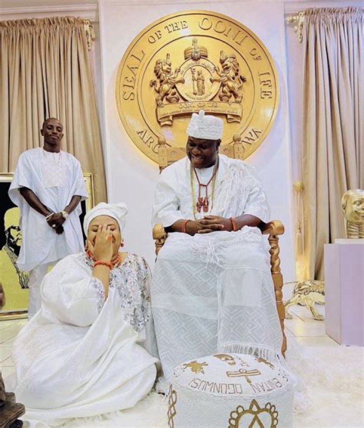 Reactions As Ooni of Ife Visits Esther Ajayi’s New Auditorium In Victoria Island (Photos)