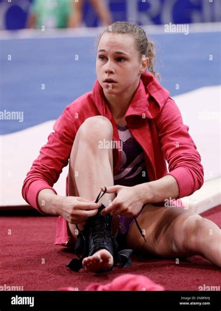 Rebecca Bross - Net Worth, Age, Height, Birthday, Bio, Wiki!