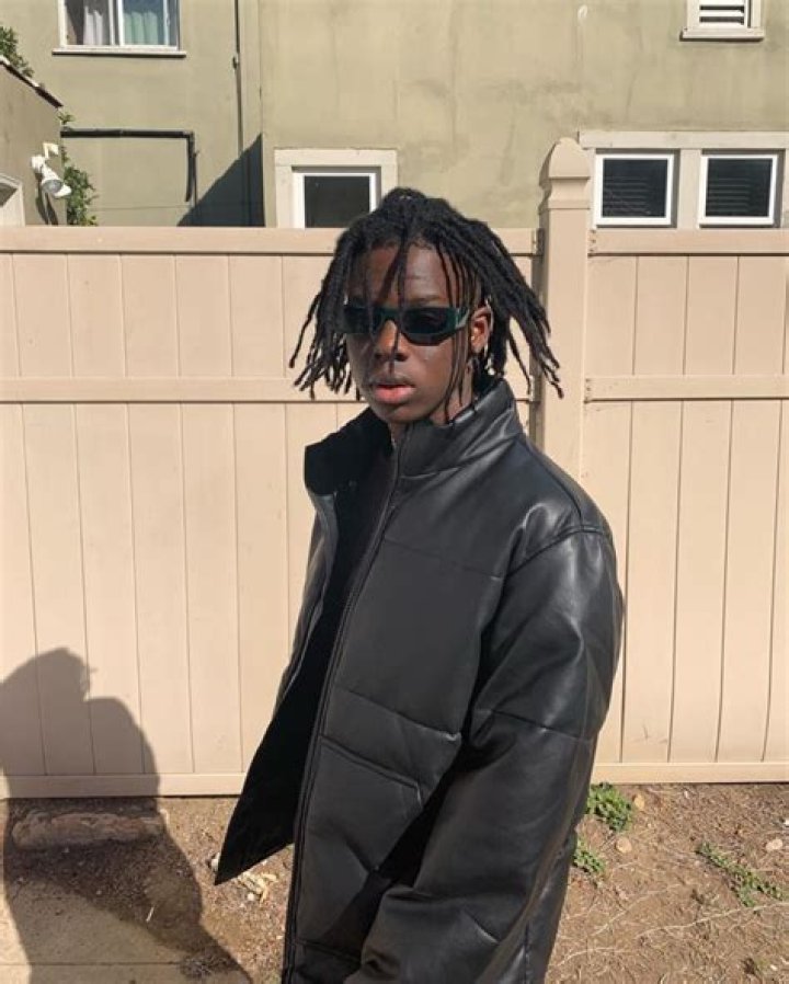 Rema Biography: Girlfriend, Age, Wikipedia, Net Worth, House, Record Label, EP Albums, Songs, Wife, Parents, Instagram, Twitter, Facebook