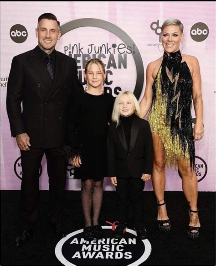 Ricky Gervais Bio, Age, Parents, Wife, Children, Net Worth