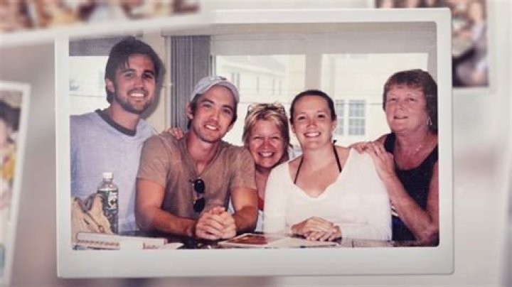 Rob McElhenney Siblings: Does Rob McElhenney Have Siblings