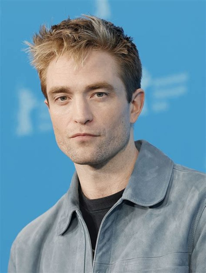 Robert Pattinson Age, Net Worth, Biography, Career, Parents