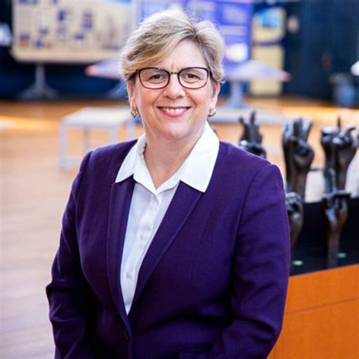 Fame | Roberta Cordano net worth and salary income estimation Apr, 2024