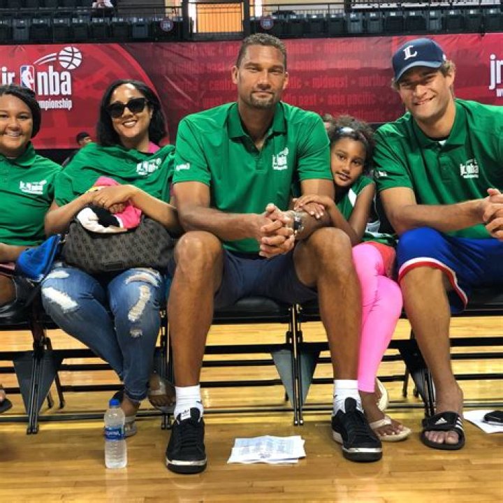 Robin Lopez Parents: Meet Deborah And Heriberto Lopez