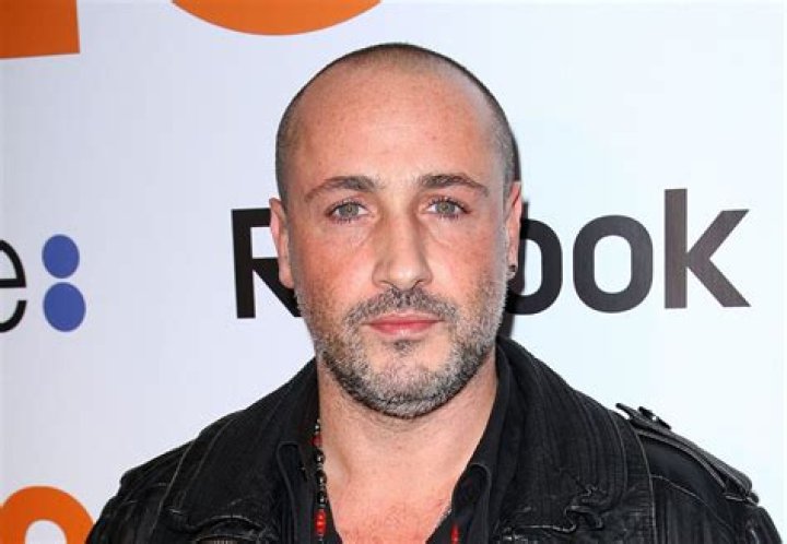 Roméo Sarfati Et Sa Compagne