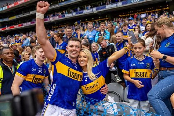 Who is Ronan Parke Dating – Ronan Parke's Girlfriend & Exes