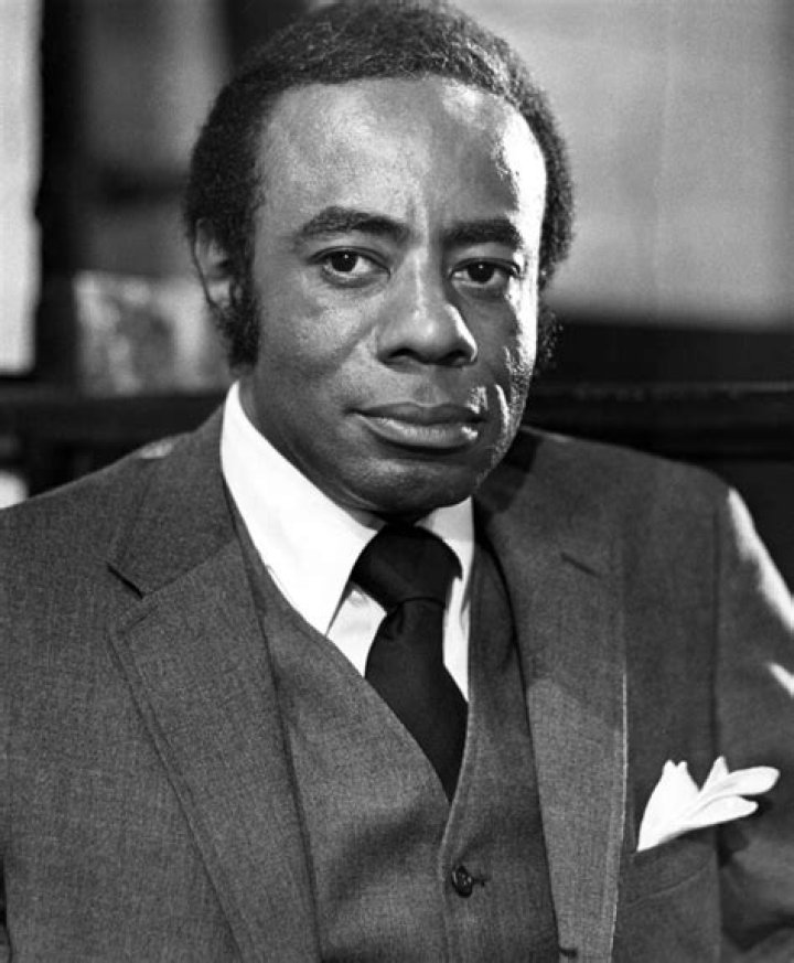 Roscoe Lee Browne Net Worth, Age, Height, Bio, Birthday, Wiki!