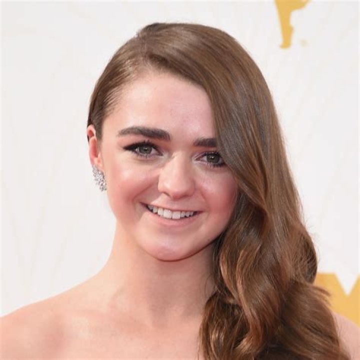 Rosie Anna Williams’s Boyfriend: Who is Rosie Anna Williams Dating?