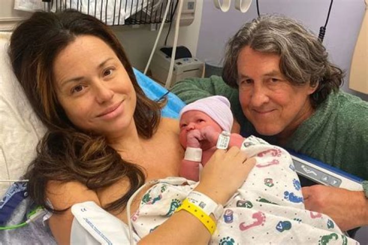 Russell Crowe Bio, Age, Career, Net Worth, Family