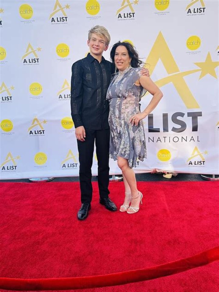 Russell Roberts’s Wife: Who is Russell Roberts Dating?