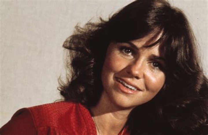 Sally Field Bio, Age, Death, Net Worth, Children, Height, Married, Husband
