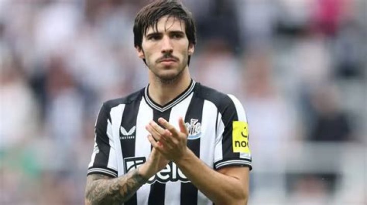 Sandro Tonali Bio, Age, Height, Career, Net Worth, Family