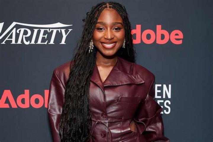 Sarah Darling Announces New Single 'Divide'