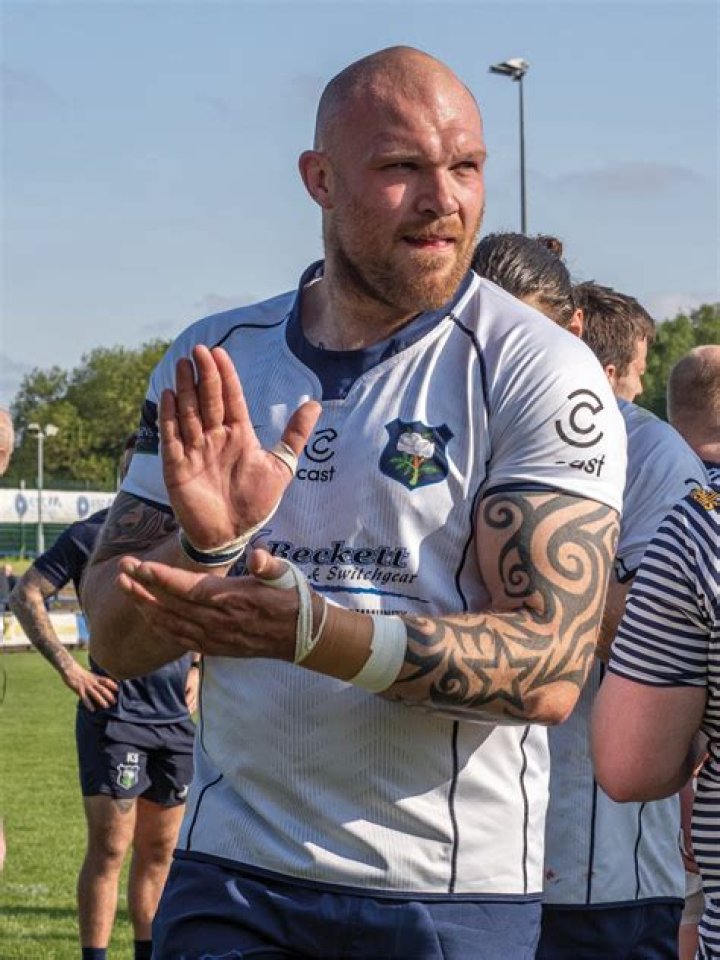 Sean White - Net Worth, Age, Height, Birthday, Bio, Wiki!