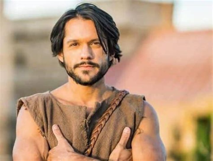 Shahar Isaac Biography: Wife, Age, Net Worth, Height, Parents, Movies, TV Shows