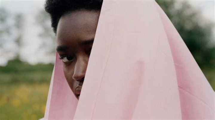 Shay Mitchell: "I'm Never Going to Label Myself"