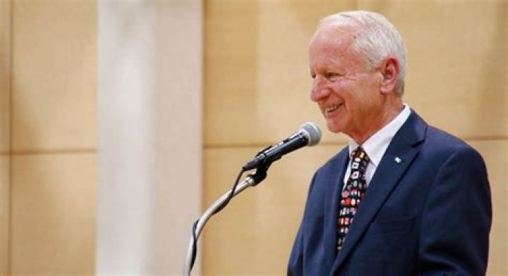 Fame | Shelby Davis net worth and salary income estimation Apr, 2024