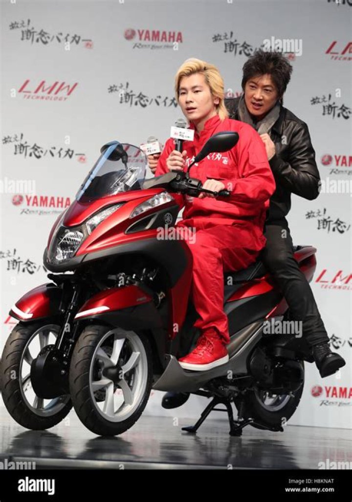 Shigeki Hosokawa - Net Worth, Age, Height, Birthday, Bio, Wiki!