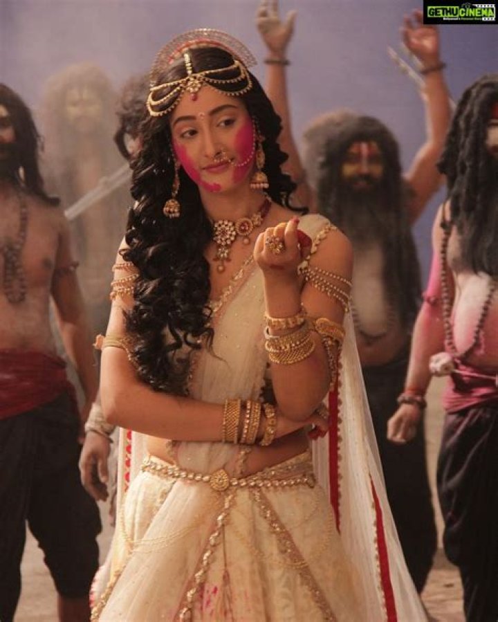 Shivya Pathania- Wiki, Age, Boyfriend, Ethnicity, Net Worth, Height, Career