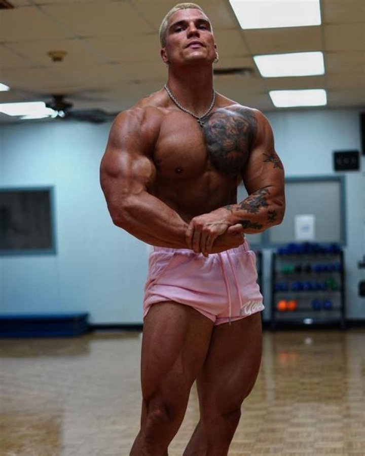 
Shizzy Taff- Age, Height, Dad, Weight, Net Worth, Girlfriend	