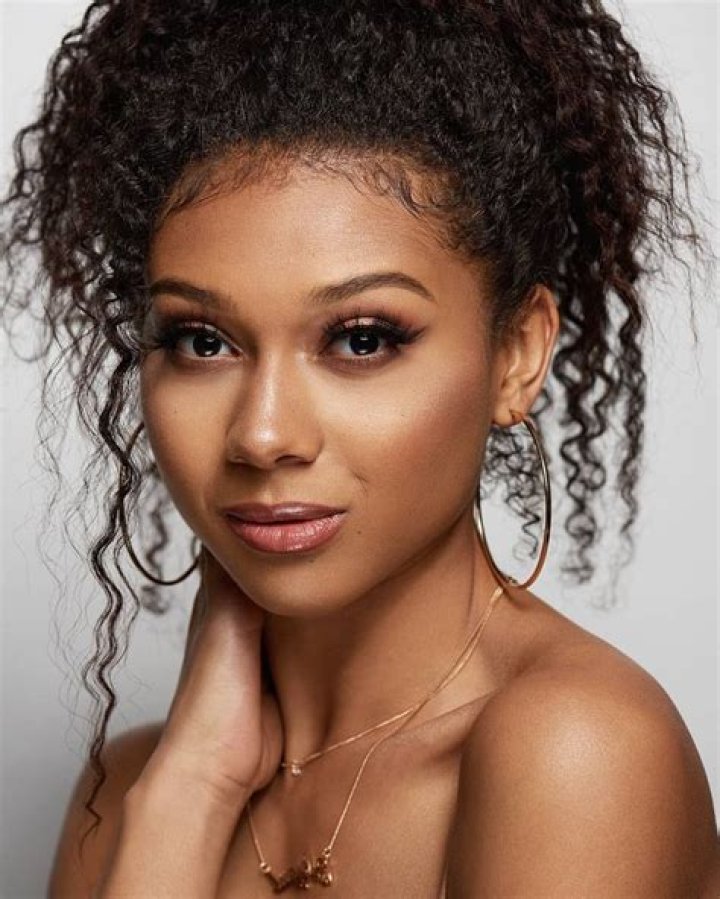 Know About Sierra Capri; Age, Ethnicity, Net Worth, Parents, Wiki, Dating