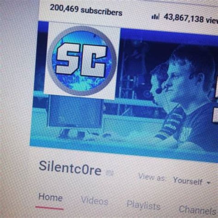 Silentc0re- Net Worth, Bio, Age, Height, Girlfriend, Ethnicity, Career