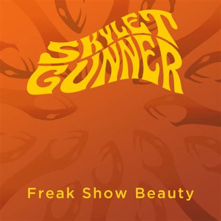 Skylet Gunner drops "Freak Show Beauty" from her upcoming EP