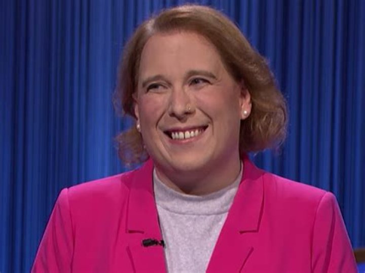 Is Stephen Webb From Jeopardy Married? His Wiki, Age, Family & Facts