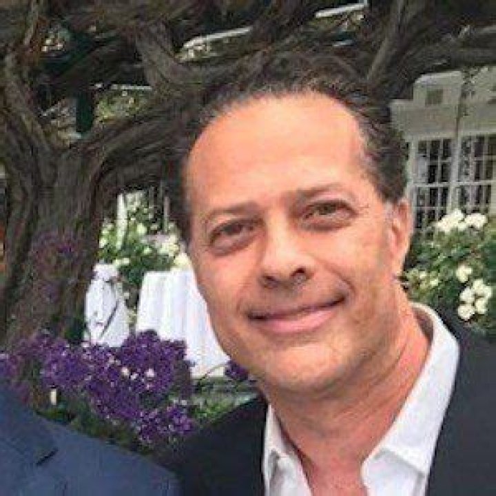 Stuart Linder Net Worth, Age, Height, Bio, Birthday, Wiki!