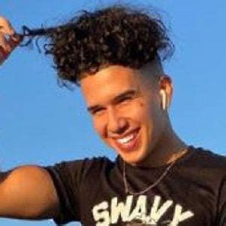 SwavyTv- Net Worth, Age, Ethnicity, Girlfriend, Height, Career