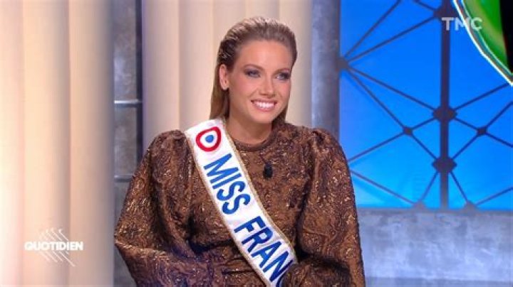 Taille Amandine Petit Miss France 2021