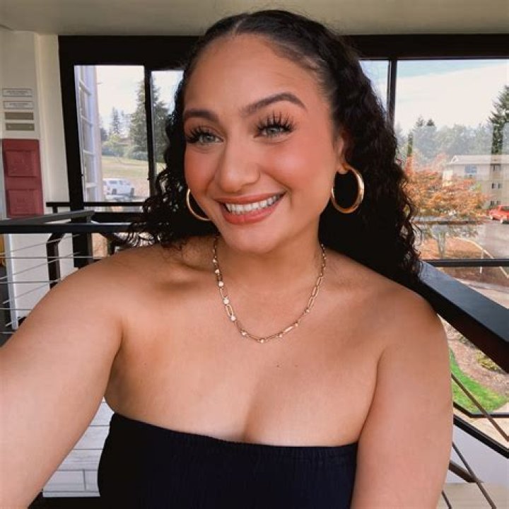 Talyn Sunshine Moe Net Worth, Age, Height, Bio, Birthday, Wiki!