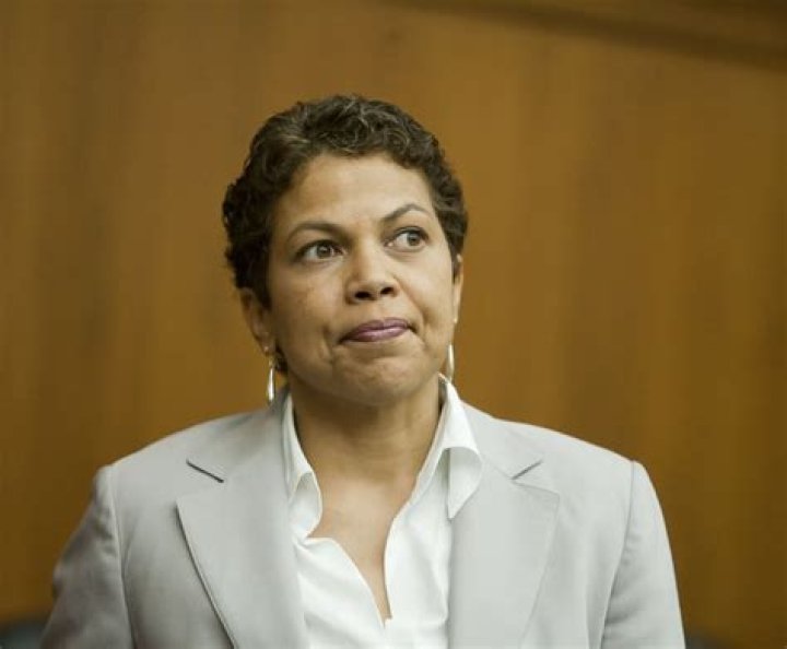 Tanya S. Chutkan - Net Worth, Age, Height, Birthday, Bio, Wiki!