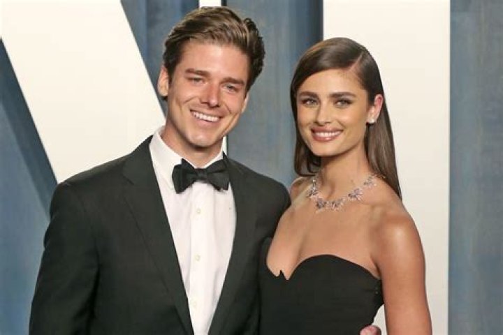 Taylor Hill Age, Height, Bio, Parents, Net Worth, Boyfriend