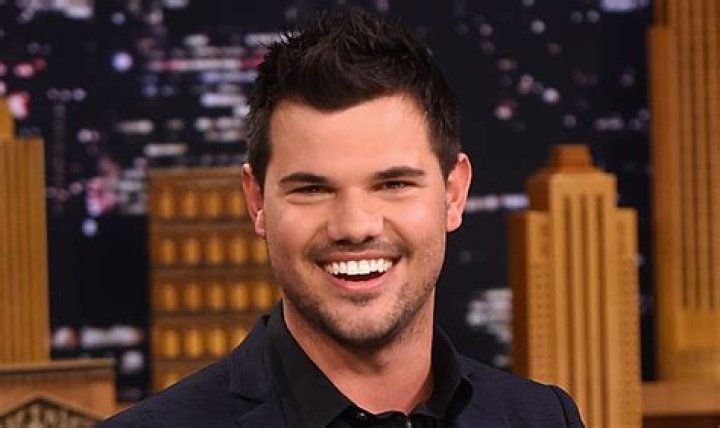 Taylor Lautner joins Instagram - CelebMix