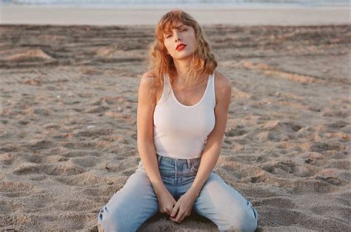 Taylor Swift lands her sixth Number One album with 'Lover'