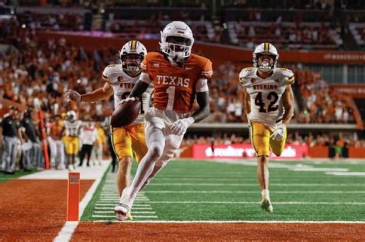 Fame | Texas Longhorns football net worth and salary income estimation Apr, 2024