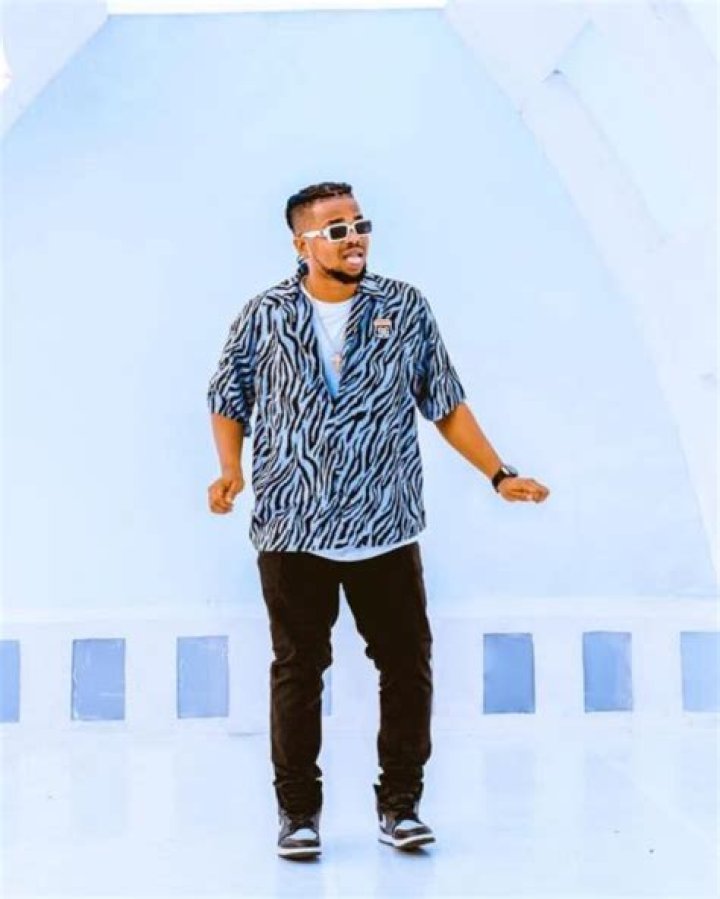 The origin of the pop culture "Abi kin pe Rexxie"