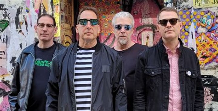 The Underbites bring classic pop-punk vibes in the awesome indie-rock track "Good Girl" and drop the accompanying music video