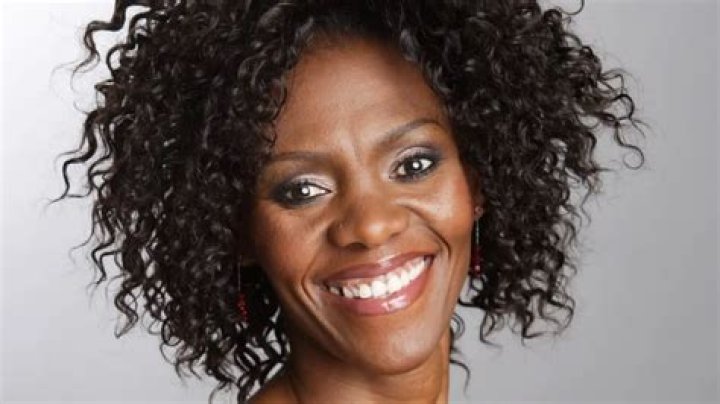 Tinah Mnumzana Biography: Husband, Age, House, Net Worth, Date & Place Of Birth, Wikipedia, Instagram, Photos