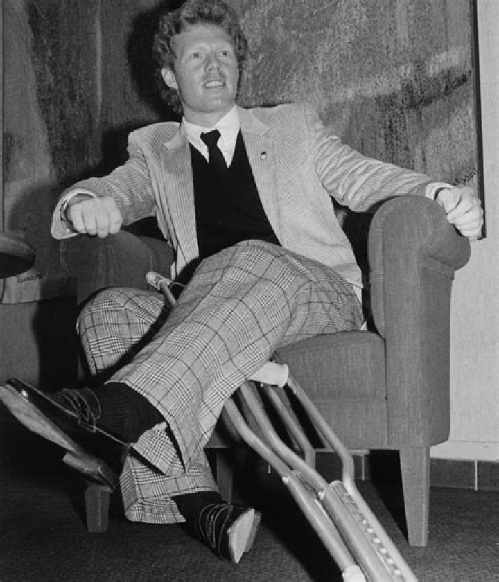 Todd Brooker - Net Worth, Age, Height, Birthday, Bio, Wiki!