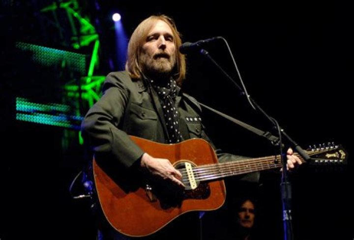 Tom Petty- Age, Net Worth, Wife, Height, Weight, Ethnicity, Religion