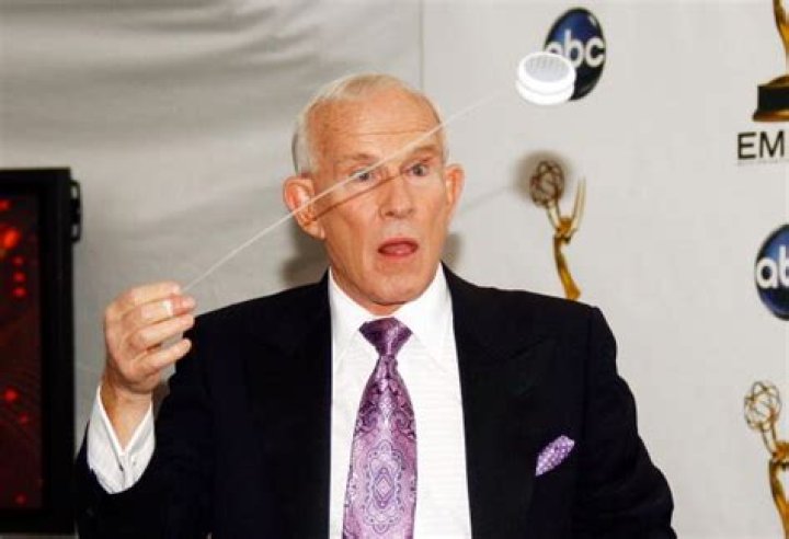 Tom Smothers Net Worth: How Much Is Tom Smothers Worth?